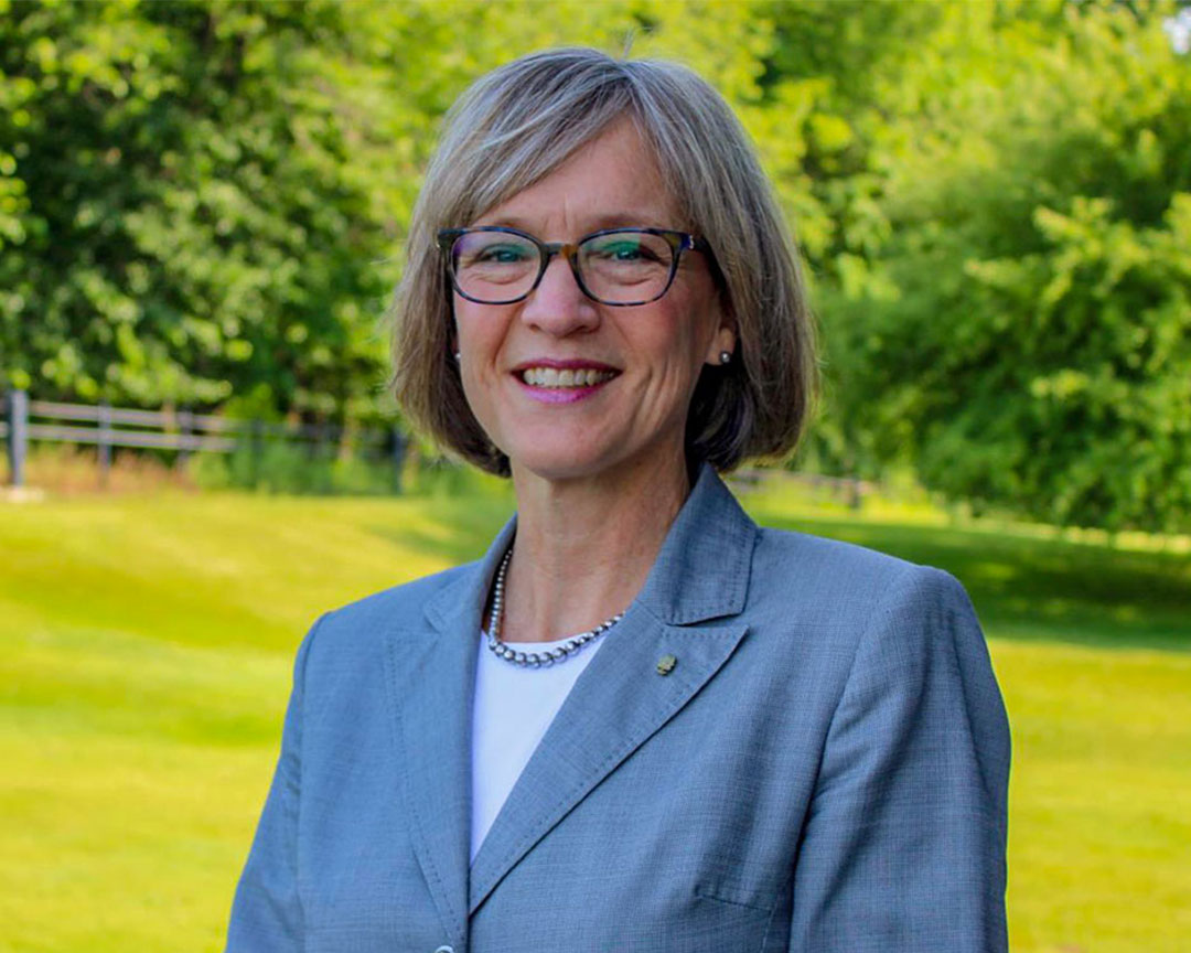 exec_Julie-Lyons-Bricker