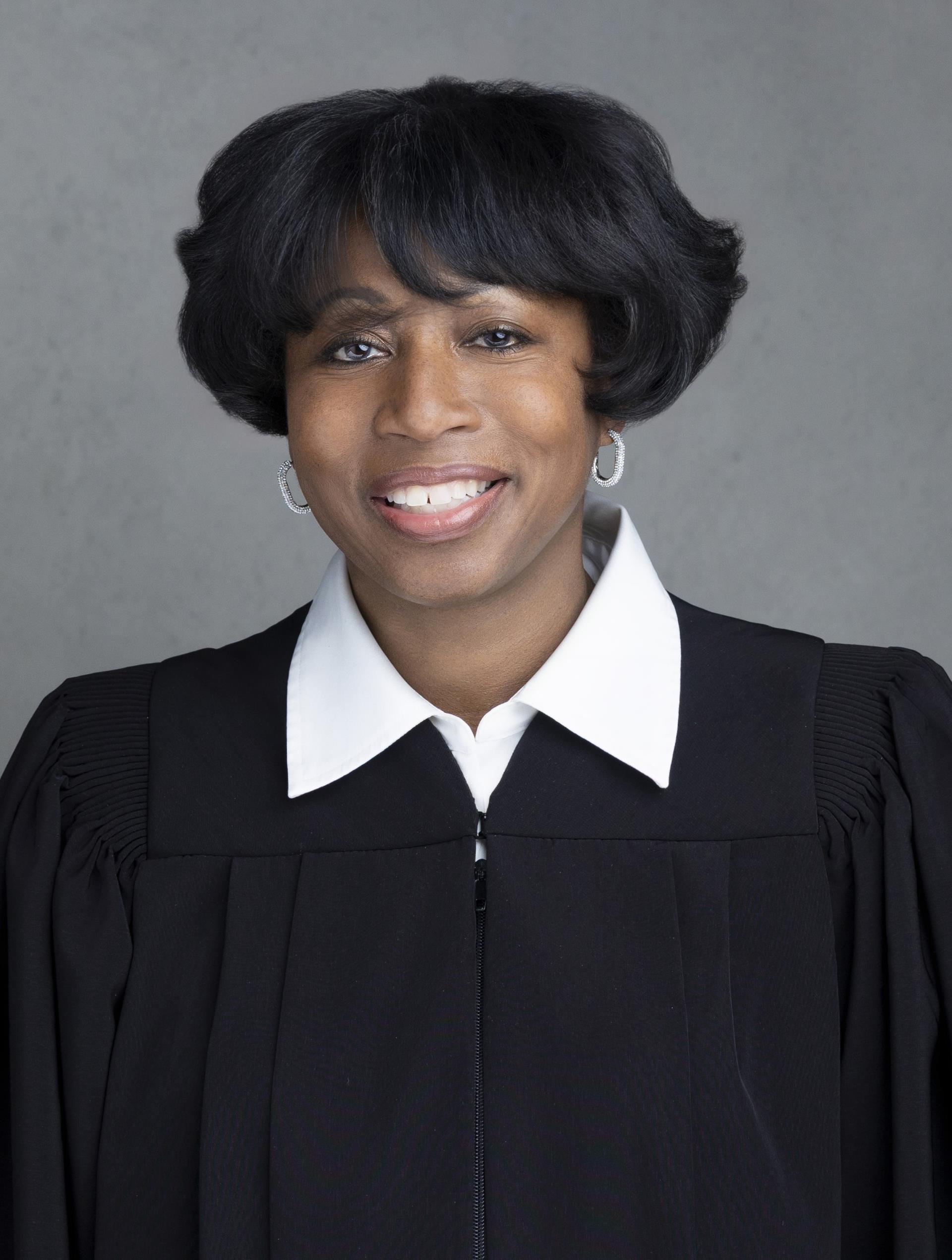 Traci Richards
